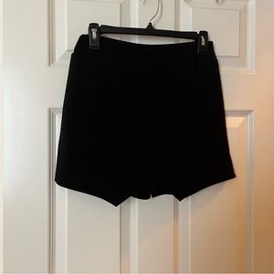 Black skort